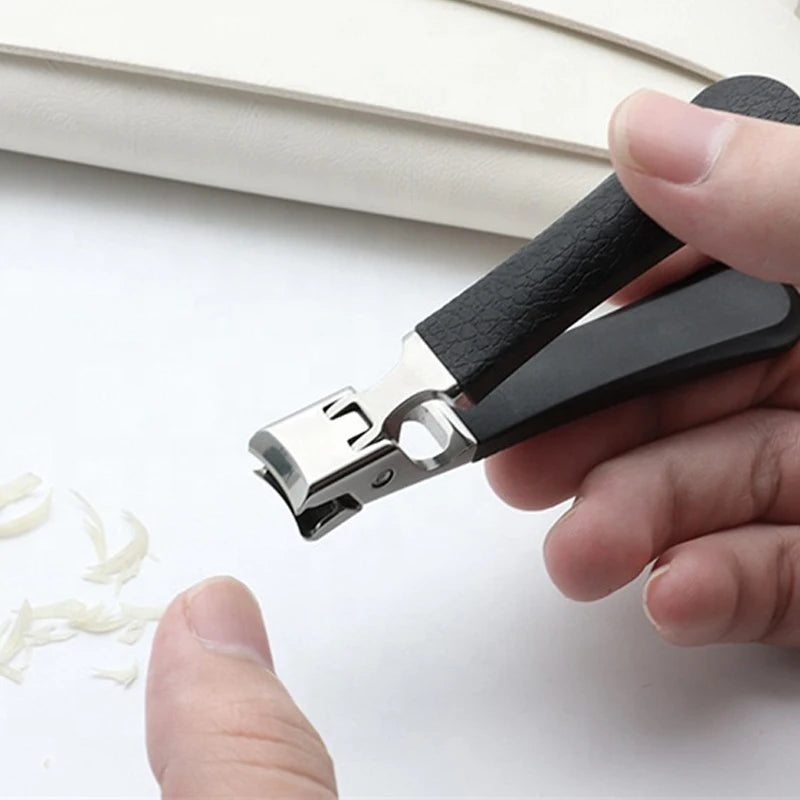 1 coupe-ongles épais, outil de manucure robuste.