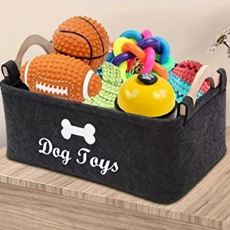 Une boîte de rangement pour jouets pour chats et chiens avec différents styles et types, en feutre et ne se décolore pas.