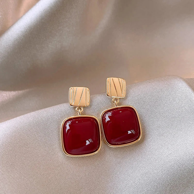 Boucles d'oreilles à tige en zircon, légères et luxueuses