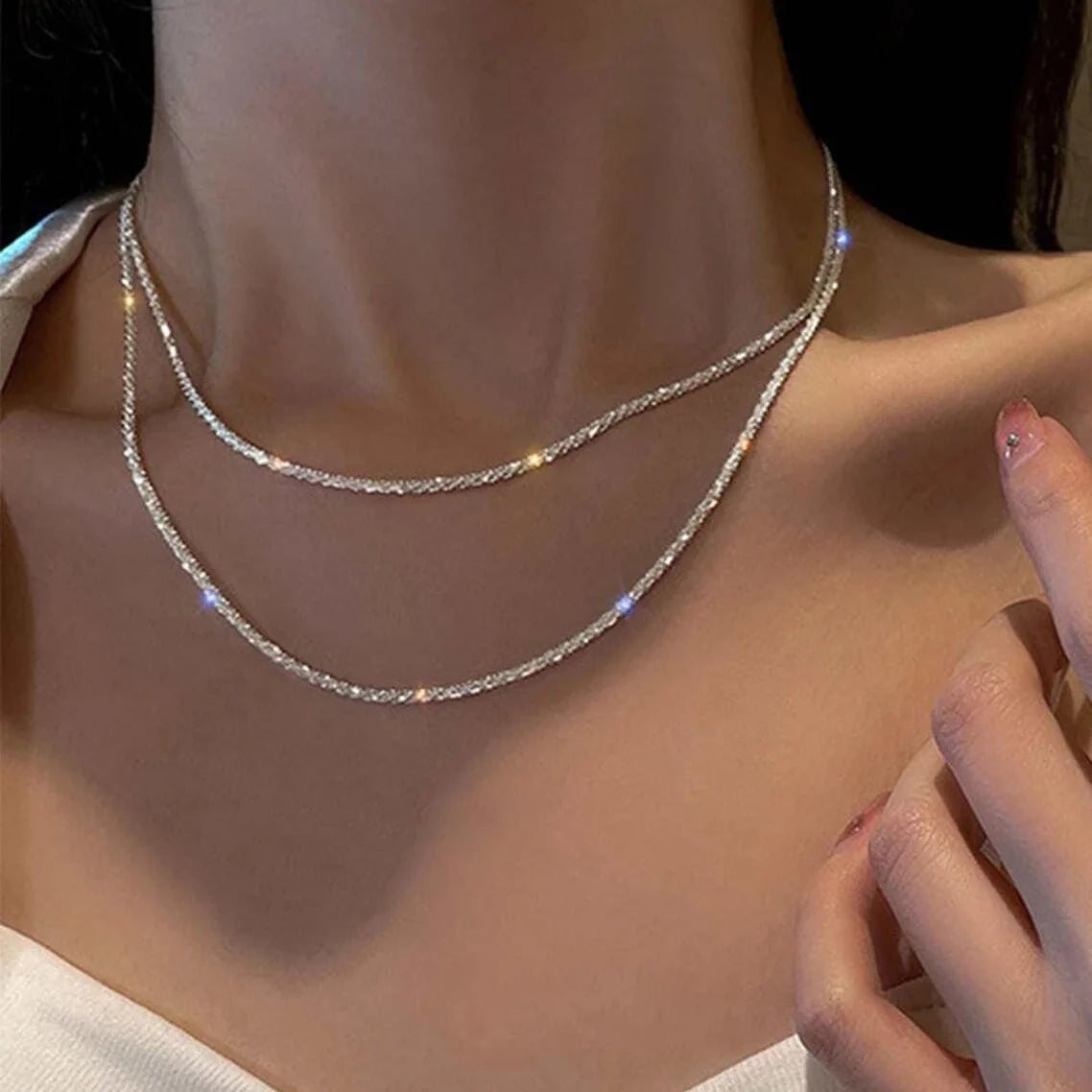 Collier argenté scintillant pour femmes
