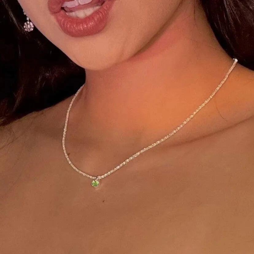 Collier argenté scintillant pour femmes