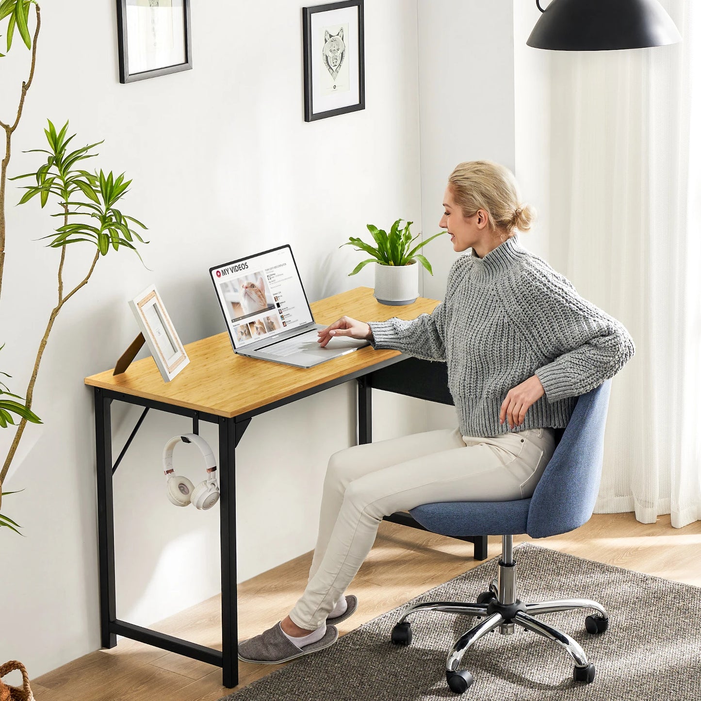 Bureau d'ordinateur JHK, table de jeu, bureau d'étude, bureau d'écriture, style simple et moderne, compact, avec sac latéral, crochet pour casque, assemblage facile