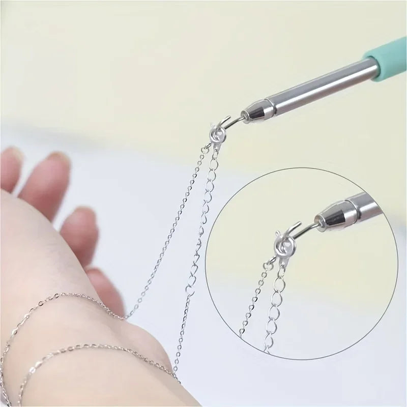 Outil d'aide à la fixation de bijoux